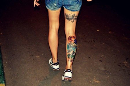 Тату на ноге