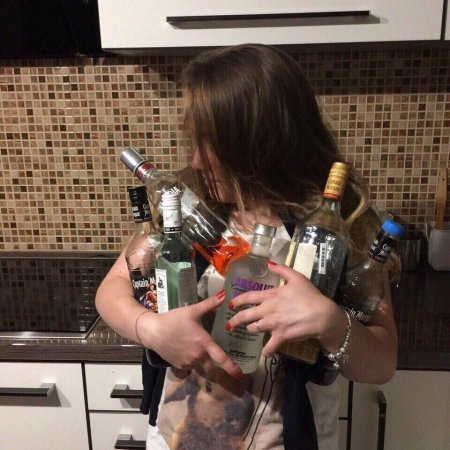 Пьющие девушки