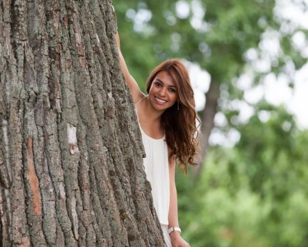 Девушка дерево