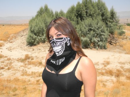 Девушка в бандане