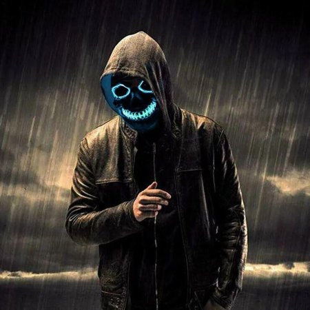 Парень в маске