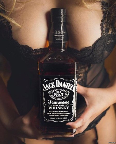 Джек Дэниэлс виски девушка