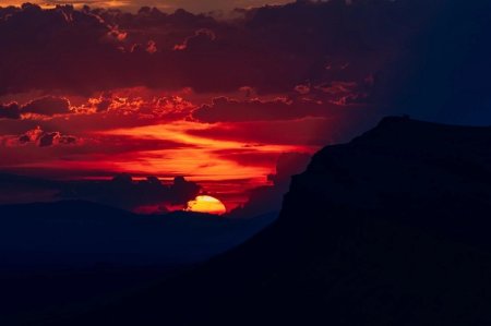 Закат в горах