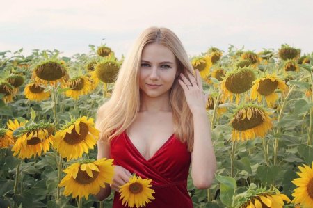 Фотосессия в подсолнухах