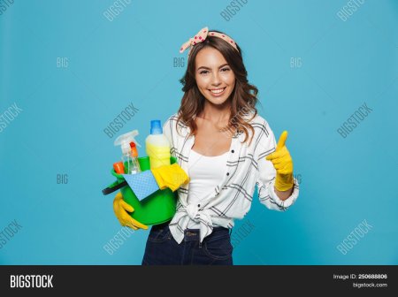 Красивая уборщица