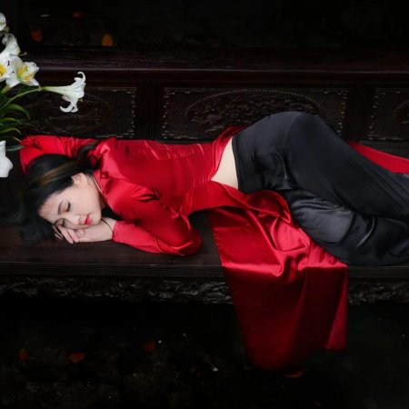 Девушка спит