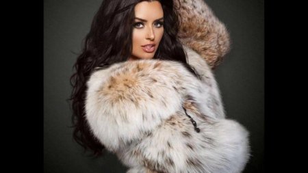 Даниелла Димитровска fur Coat
