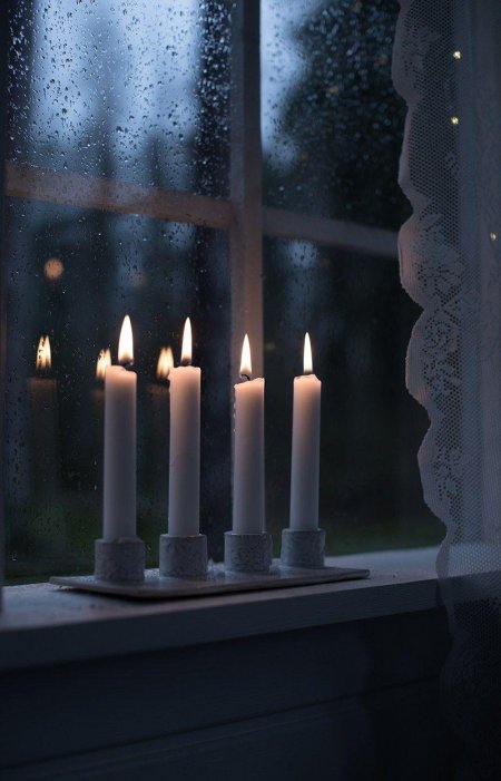 Свеча в окне