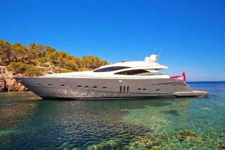 Яхта моторная Першинг