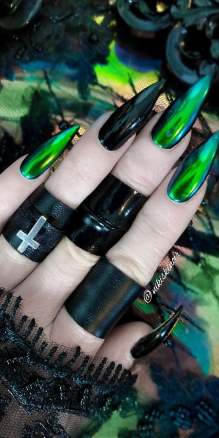 Ведьминский маникюр