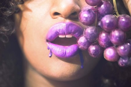 Губы девушки