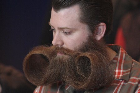 Поп с бородой