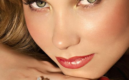 Красивые женские лица