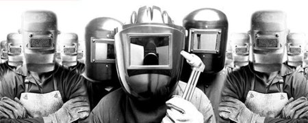 Группа сварщиков