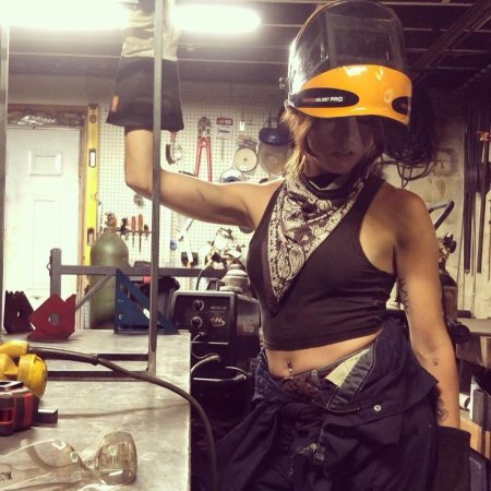 Сварщица Екатерина кофе