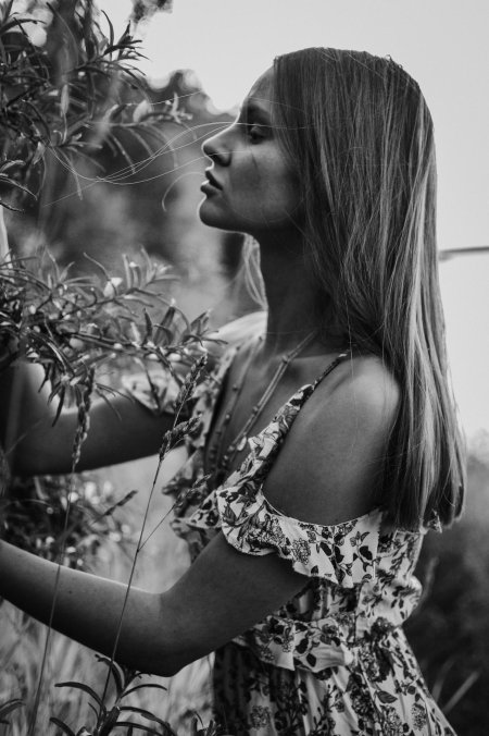 Черно белые снимки девушек