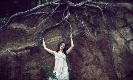 Девушка дерево