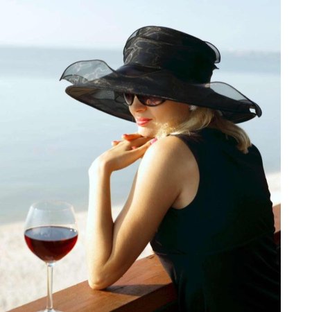 Девушка в шляпе