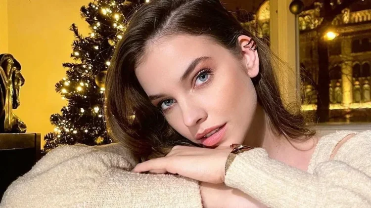 Модель Виктория Обианг