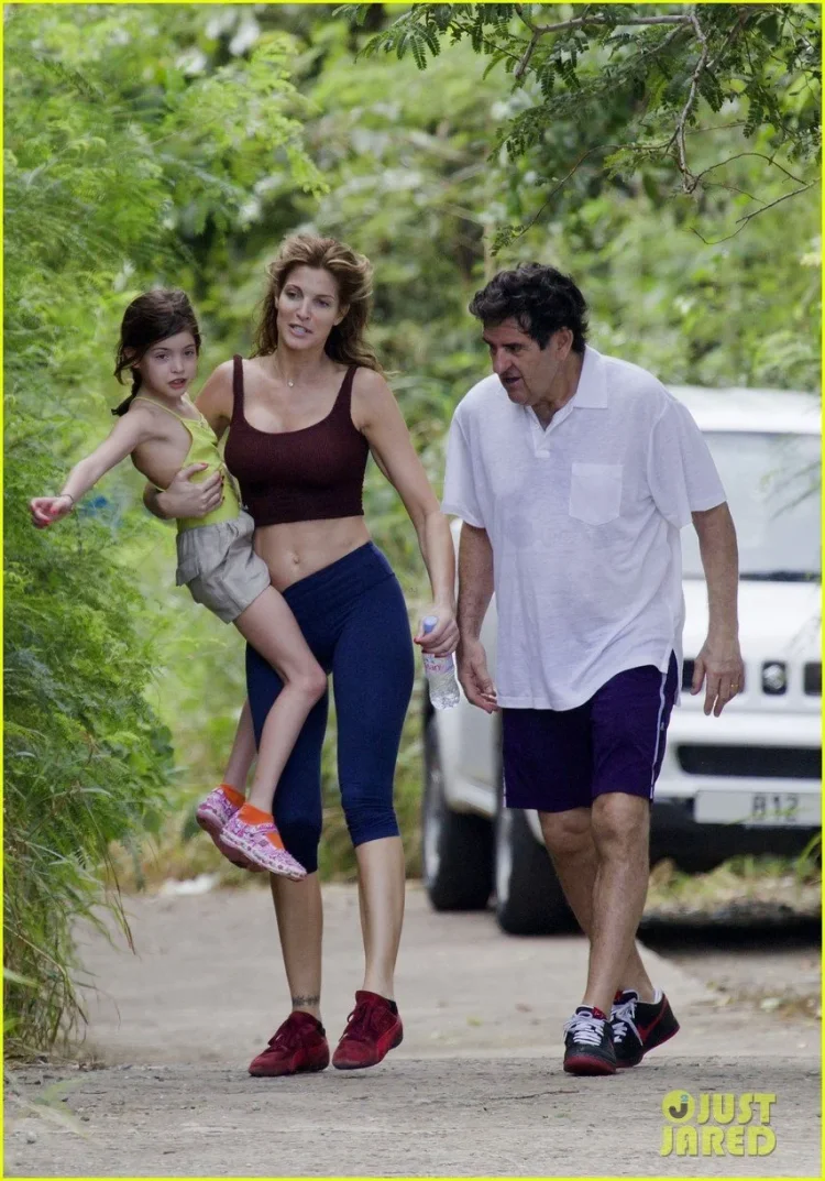 Стефани Сеймур с сыном Гарри